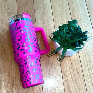 40 oz Pink Cheetah Cup